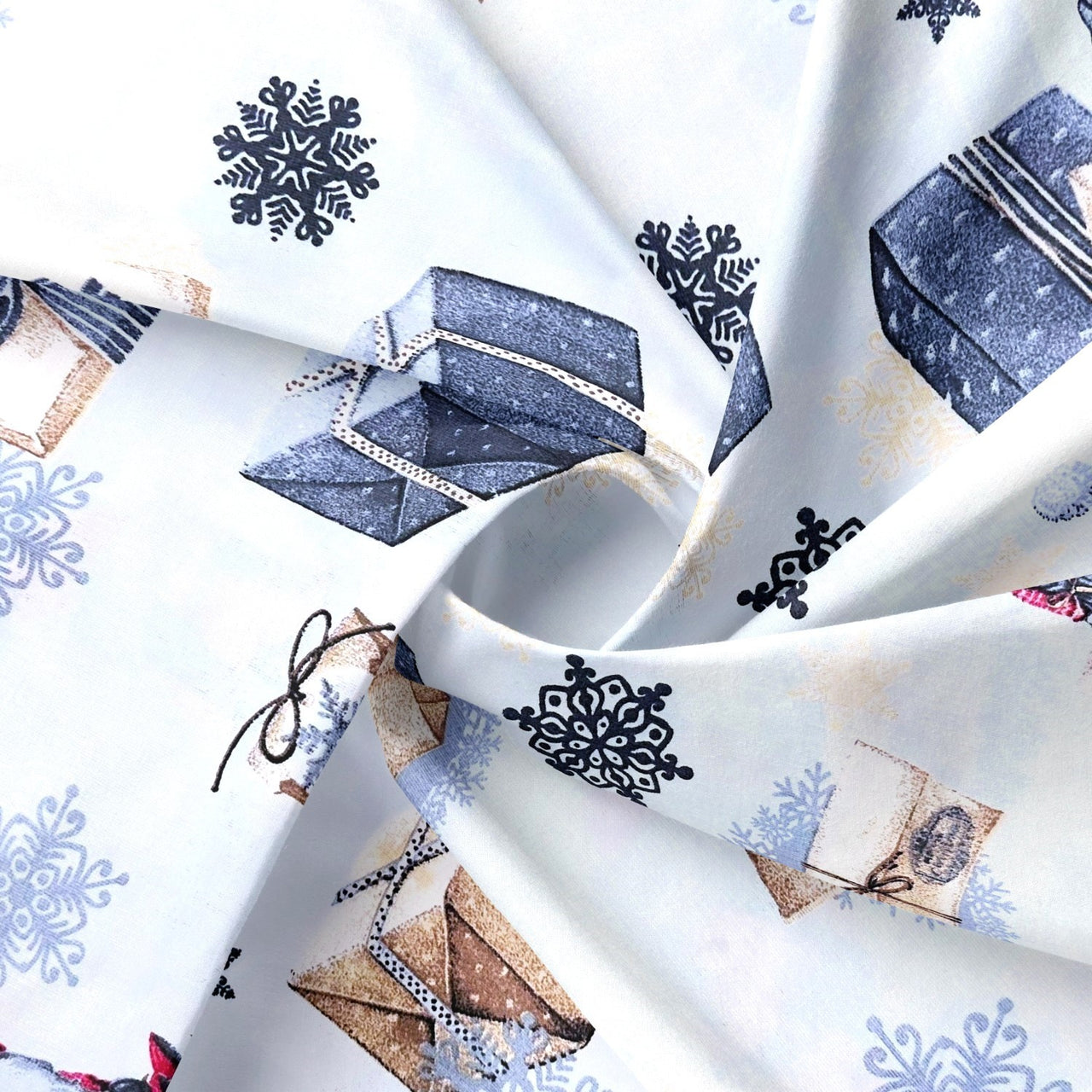 Cotton Fabric - Christmas gnomes with gifts and letter on white - PINaPIN